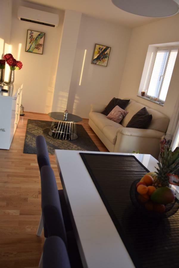 App Lu 5 Appartement Novi Vinodolski Buitenkant foto
